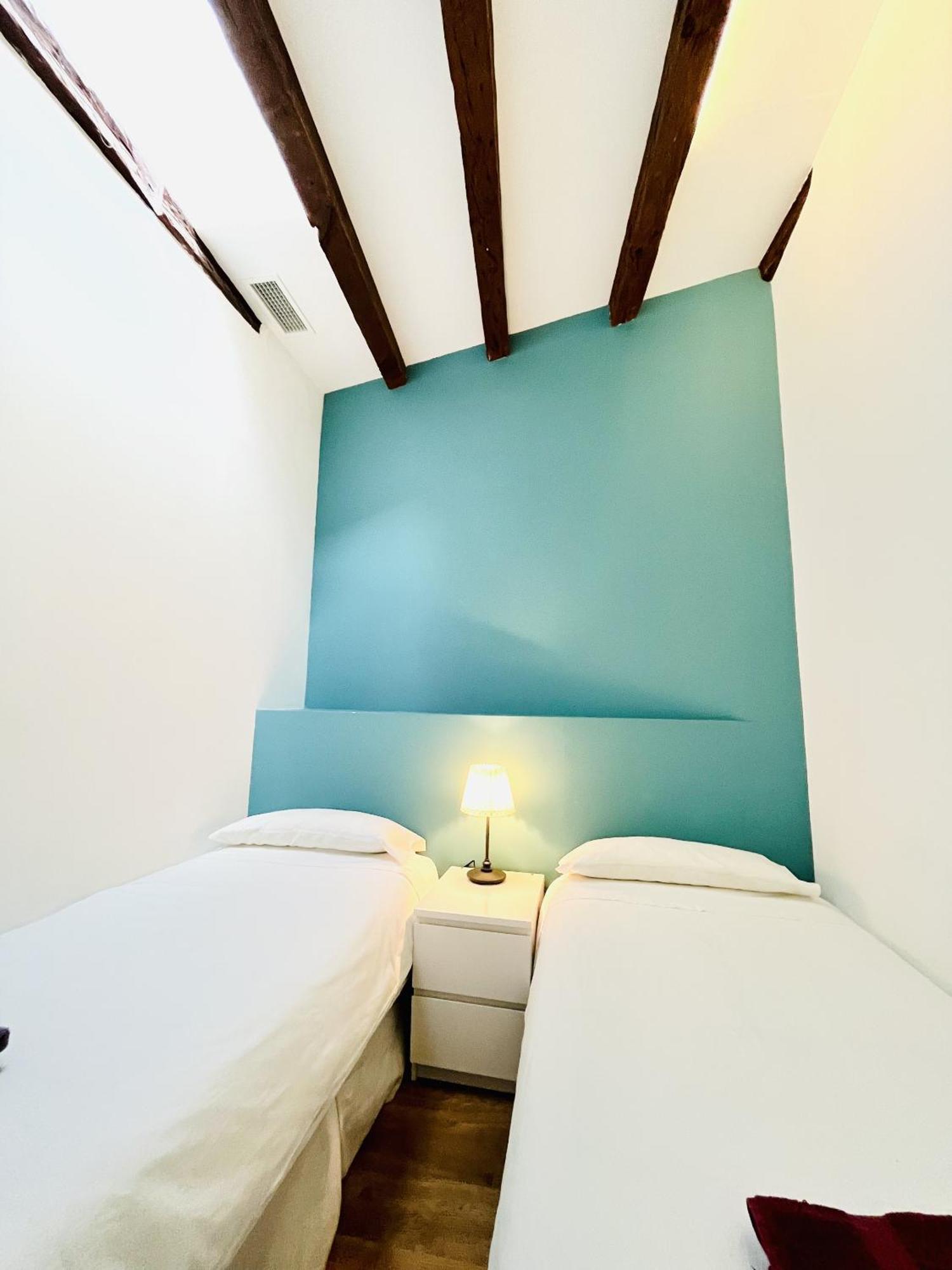 Dplace To Be - Amazing Apartments In Historic Center มาดริด ห้อง รูปภาพ